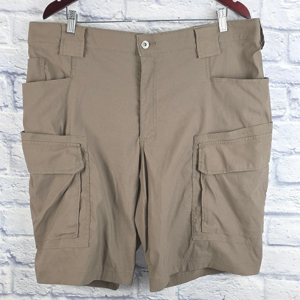 Duluth Trading Co Men Dry on the Fly Relaxed Fit Cargo Shorts Tan Brown Size 40